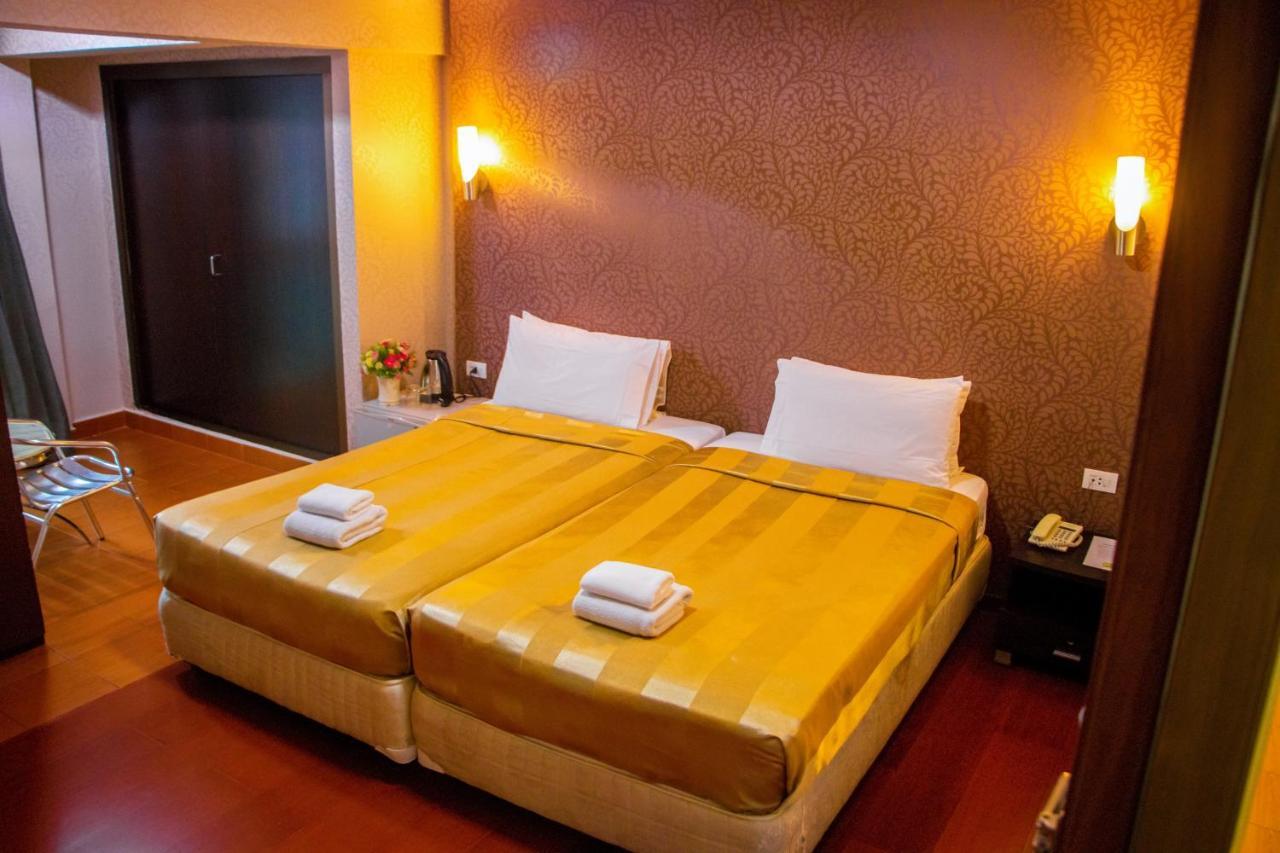 Visiting Card Hotel & Resort Bangkok Exterior photo