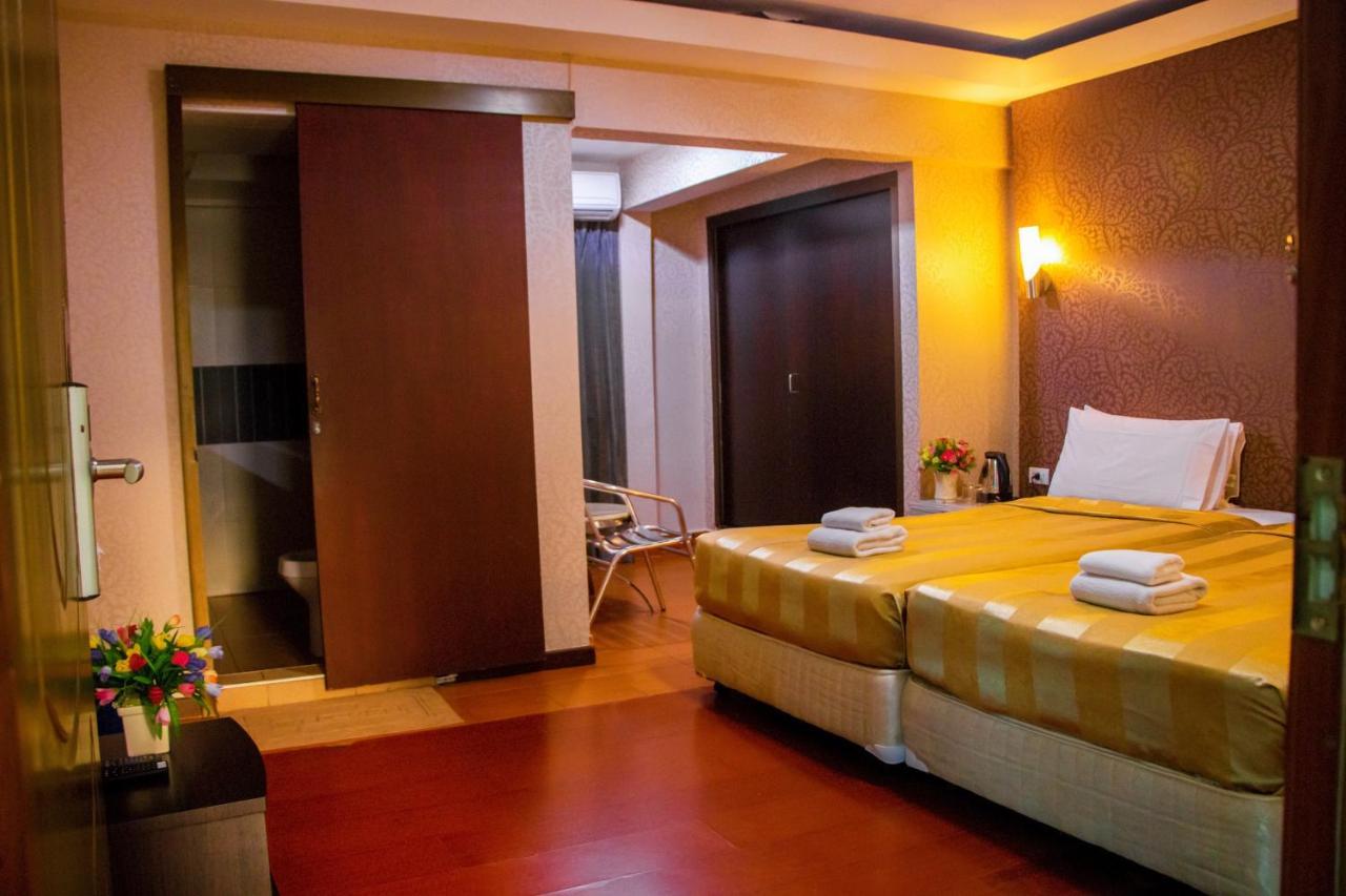 Visiting Card Hotel & Resort Bangkok Exterior photo