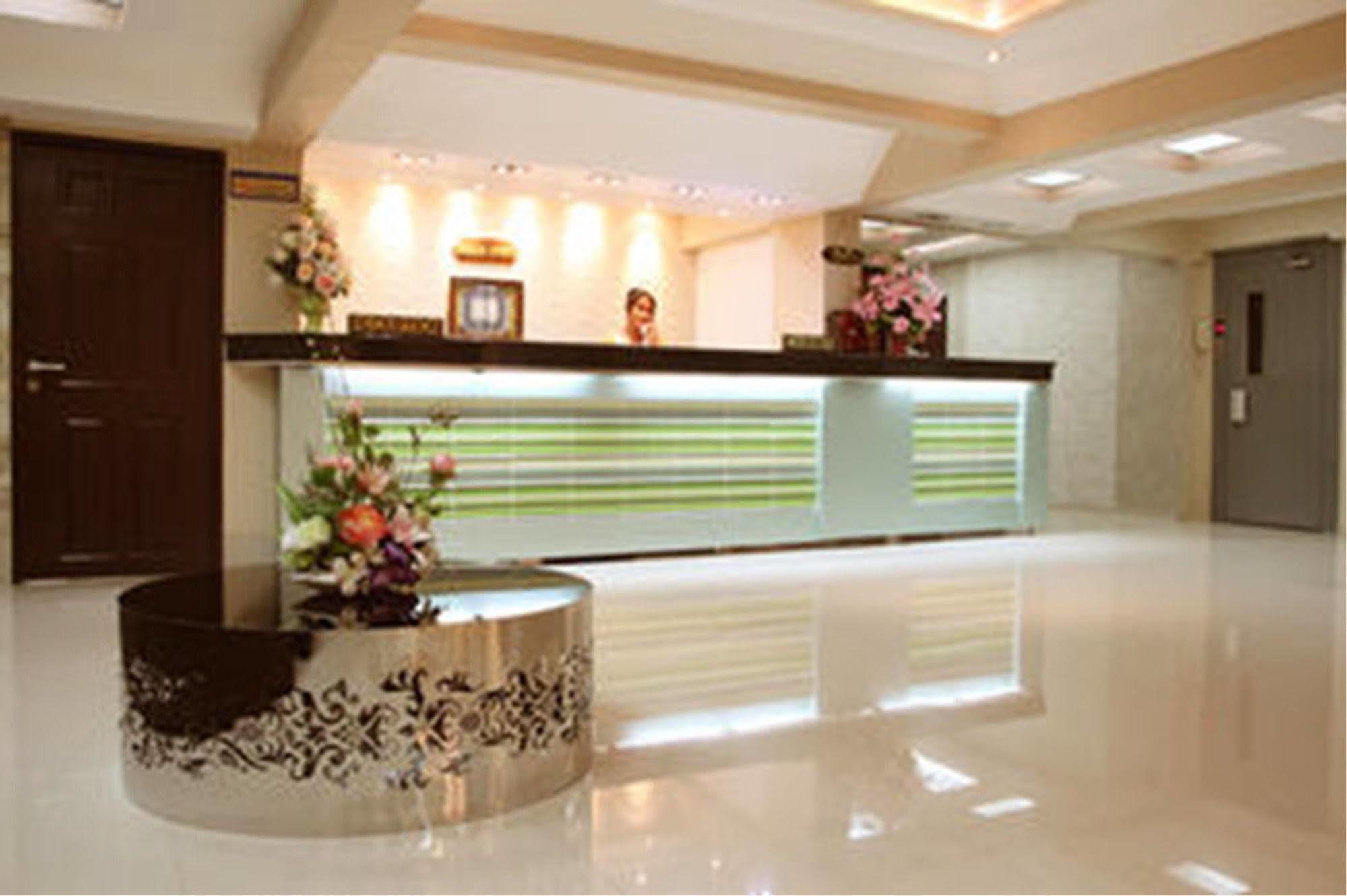 Visiting Card Hotel & Resort Bangkok Exterior photo